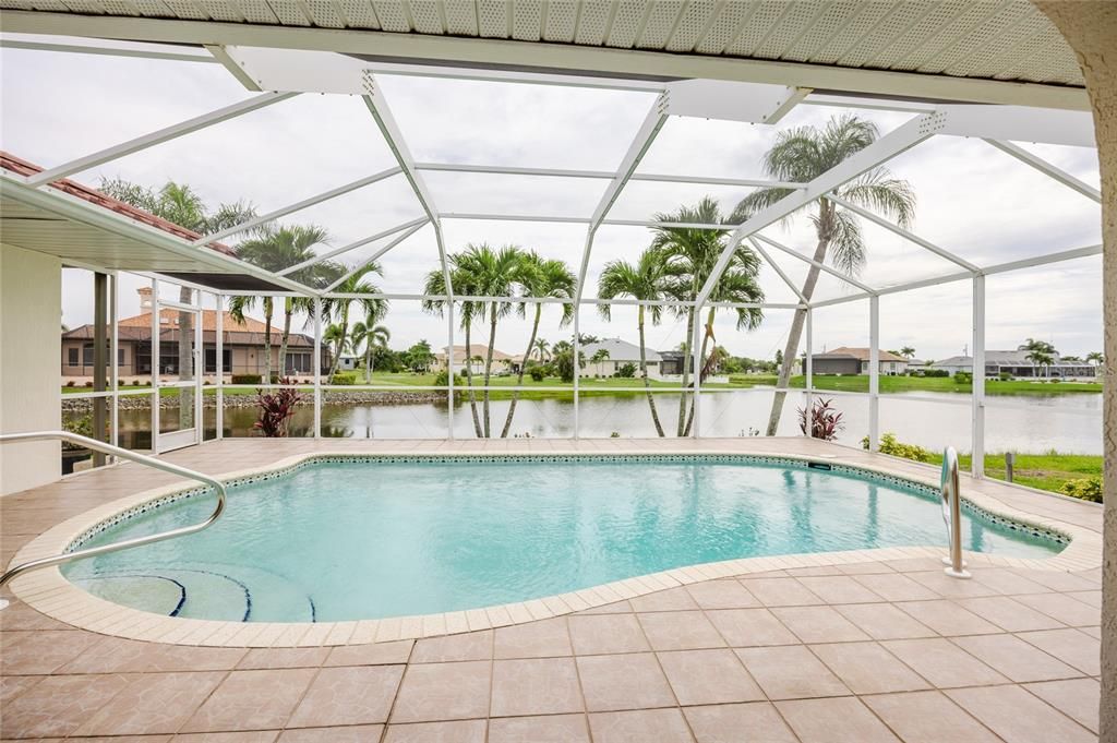 For Sale: $550,000 (3 beds, 2 baths, 2392 Square Feet)