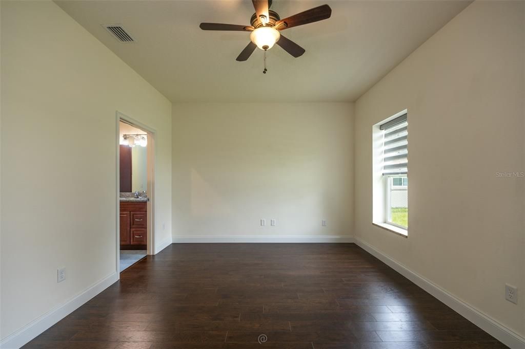 For Rent: $2,395 (3 beds, 2 baths, 1501 Square Feet)