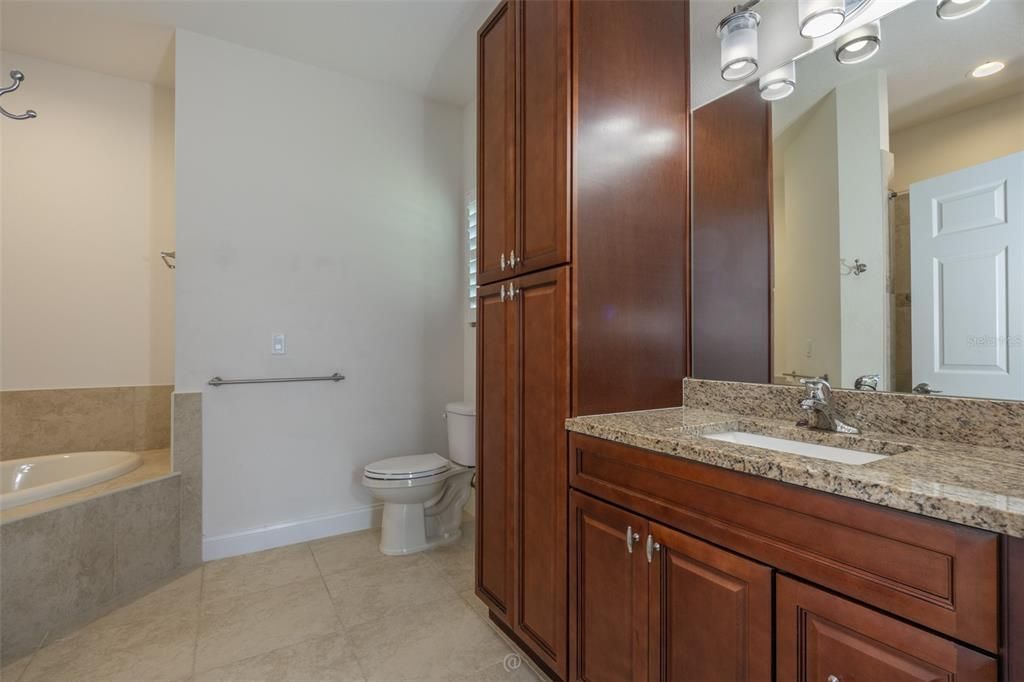 For Rent: $2,395 (3 beds, 2 baths, 1501 Square Feet)