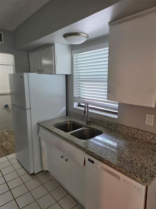 For Rent: $1,795 (1 beds, 1 baths, 840 Square Feet)