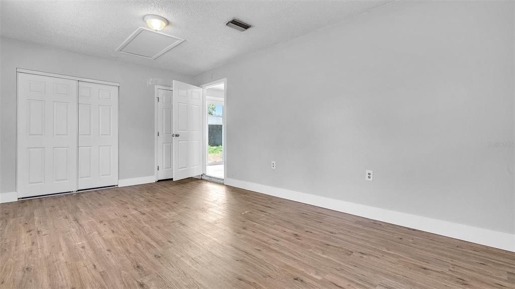 For Rent: $2,395 (4 beds, 2 baths, 1248 Square Feet)