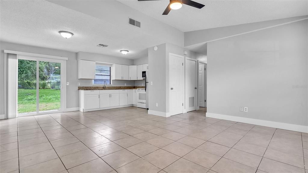 For Rent: $2,395 (4 beds, 2 baths, 1248 Square Feet)