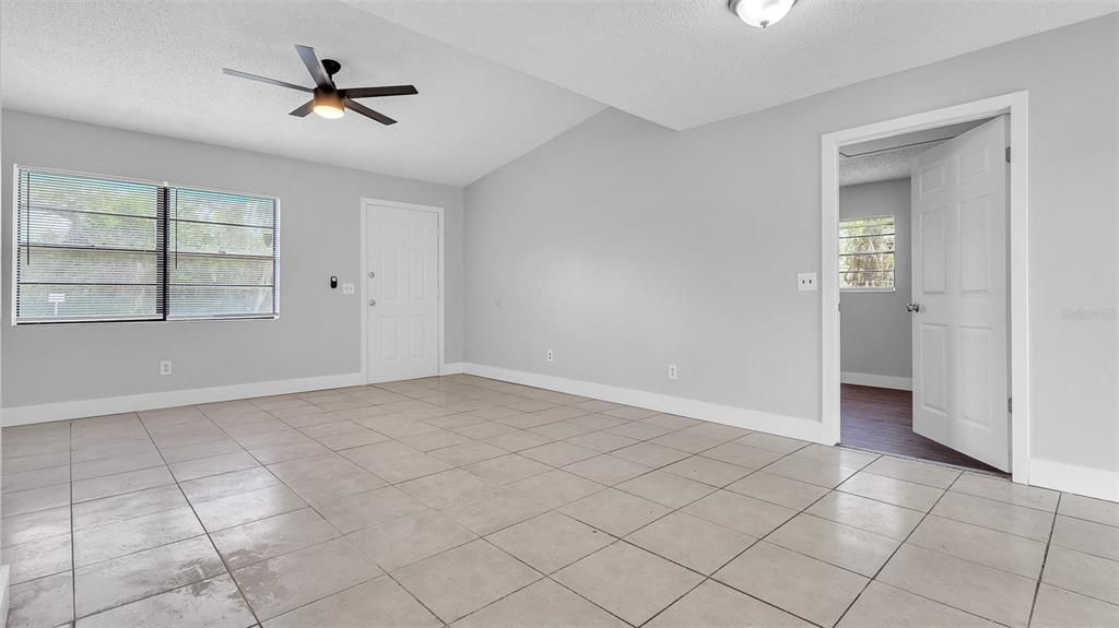 For Rent: $2,395 (4 beds, 2 baths, 1248 Square Feet)