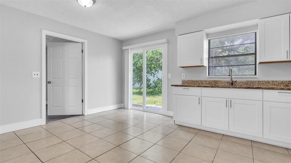 For Rent: $2,395 (4 beds, 2 baths, 1248 Square Feet)
