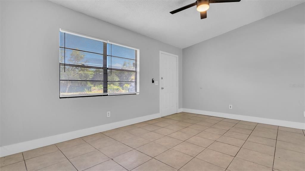 For Rent: $2,395 (4 beds, 2 baths, 1248 Square Feet)