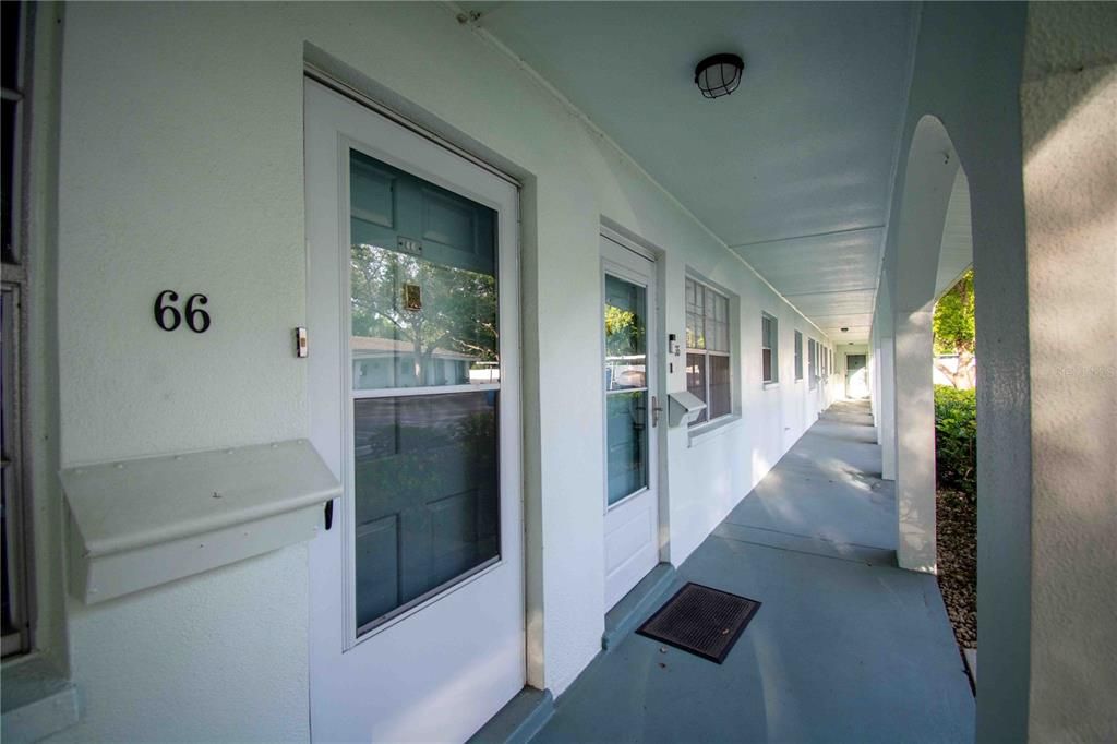 На продажу: $150,000 (2 спален, 2 ванн, 1180 Квадратных фут)