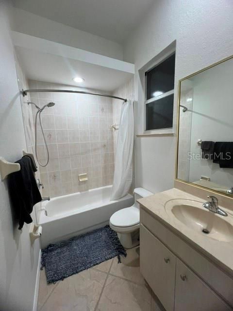 For Rent: $2,400 (3 beds, 2 baths, 2569 Square Feet)