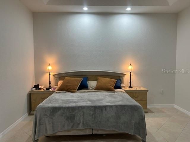 For Rent: $2,400 (3 beds, 2 baths, 2569 Square Feet)