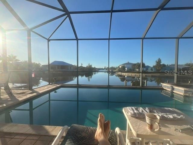 For Rent: $2,400 (3 beds, 2 baths, 2569 Square Feet)
