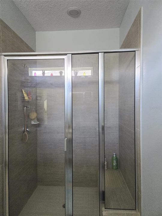 На продажу: $397,000 (4 спален, 2 ванн, 1976 Квадратных фут)