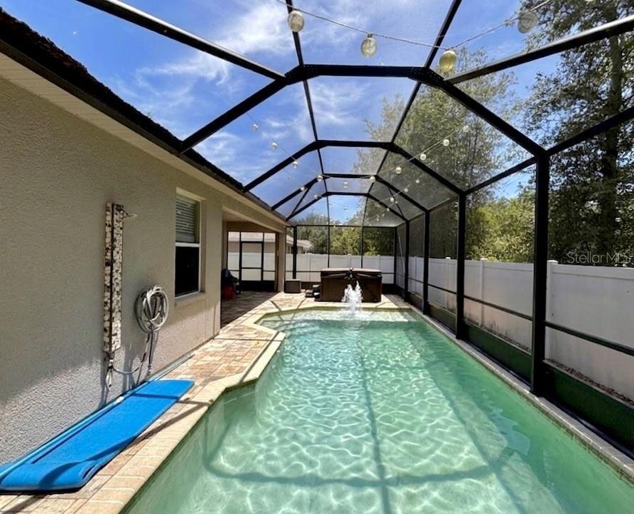 For Sale: $349,000 (3 beds, 2 baths, 2064 Square Feet)