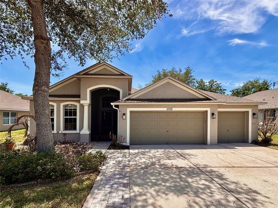 For Sale: $349,000 (3 beds, 2 baths, 2064 Square Feet)