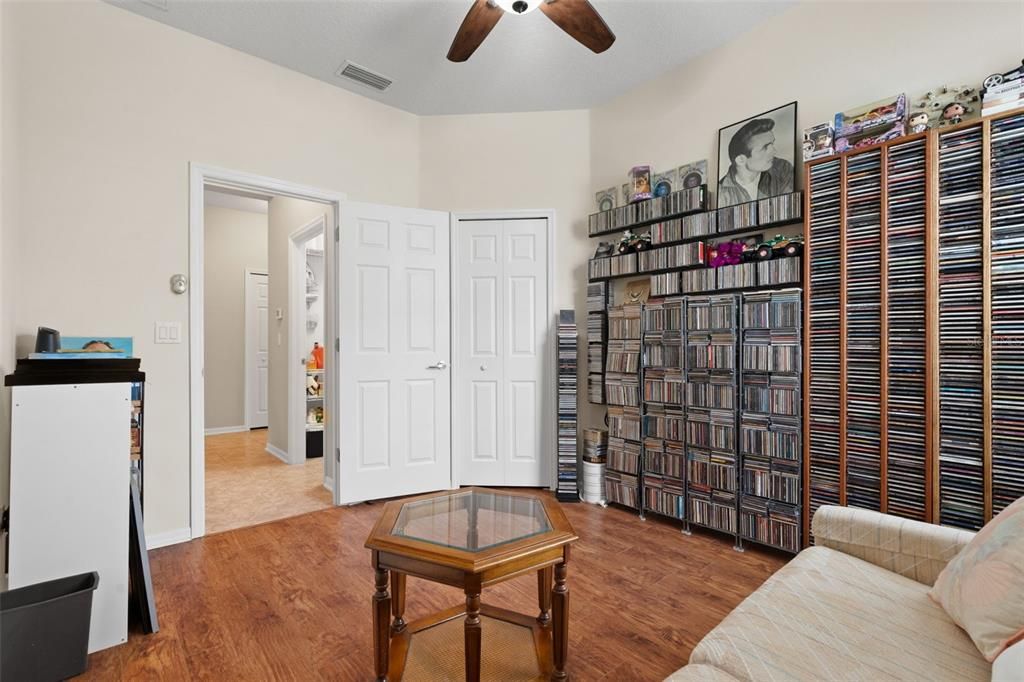 For Sale: $359,900 (4 beds, 2 baths, 1837 Square Feet)