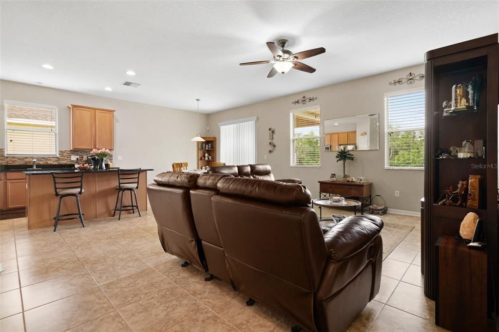 For Sale: $359,900 (4 beds, 2 baths, 1837 Square Feet)