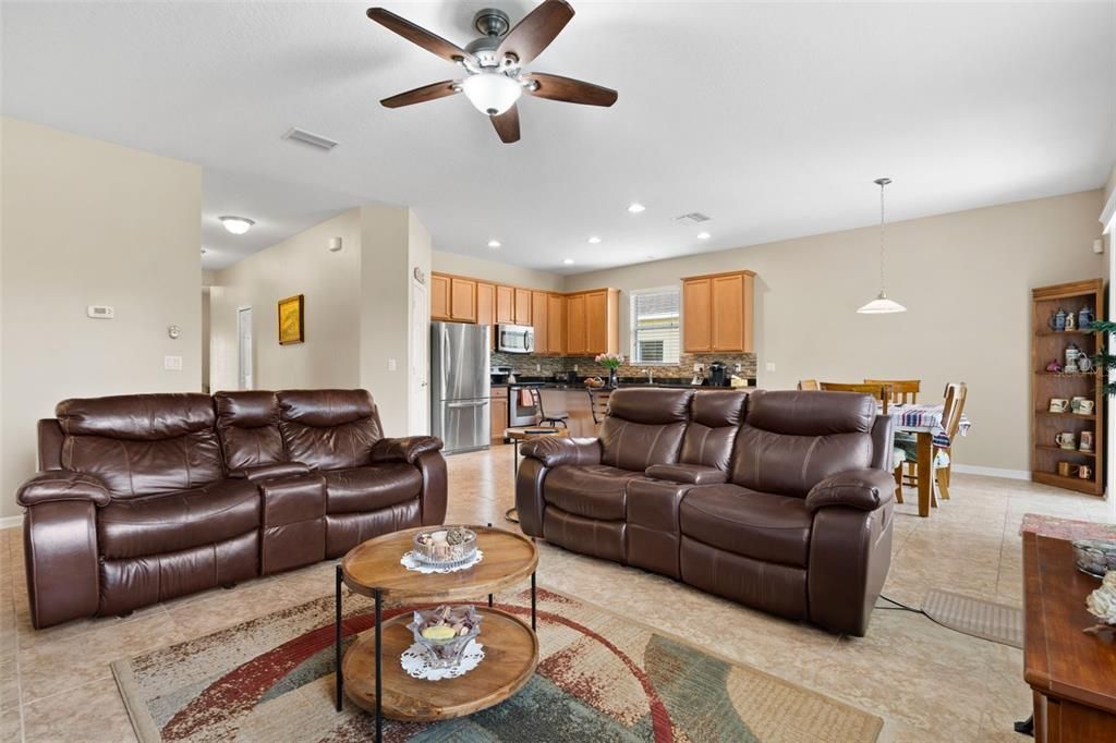 For Sale: $359,900 (4 beds, 2 baths, 1837 Square Feet)
