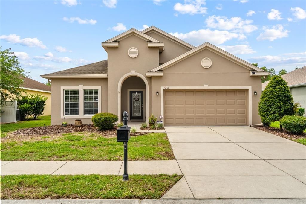 For Sale: $359,900 (4 beds, 2 baths, 1837 Square Feet)