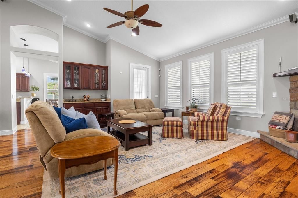 For Sale: $630,000 (5 beds, 2 baths, 2806 Square Feet)