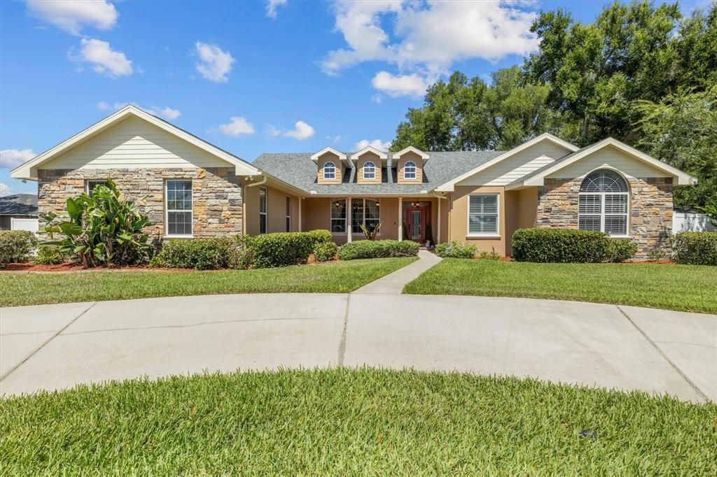 For Sale: $630,000 (5 beds, 2 baths, 2806 Square Feet)