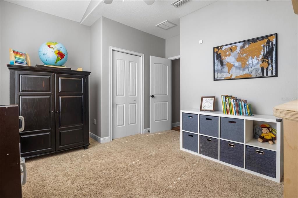 For Sale: $630,000 (5 beds, 2 baths, 2806 Square Feet)