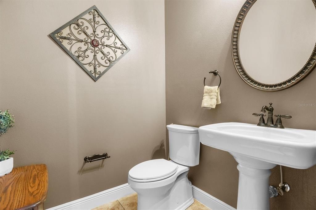 For Sale: $630,000 (5 beds, 2 baths, 2806 Square Feet)