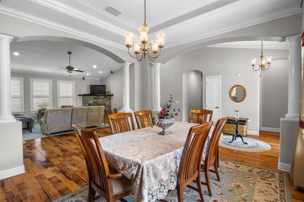 For Sale: $630,000 (5 beds, 2 baths, 2806 Square Feet)