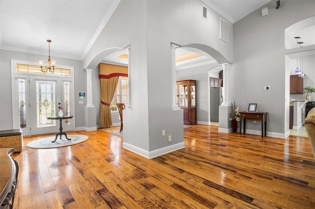 For Sale: $630,000 (5 beds, 2 baths, 2806 Square Feet)