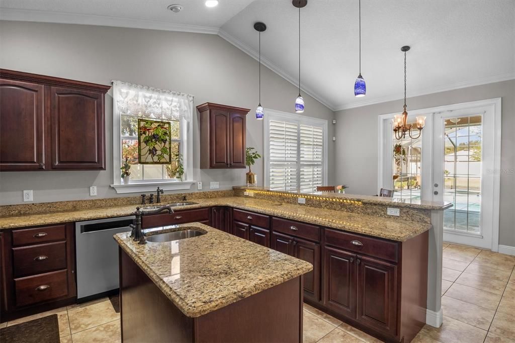 For Sale: $630,000 (5 beds, 2 baths, 2806 Square Feet)
