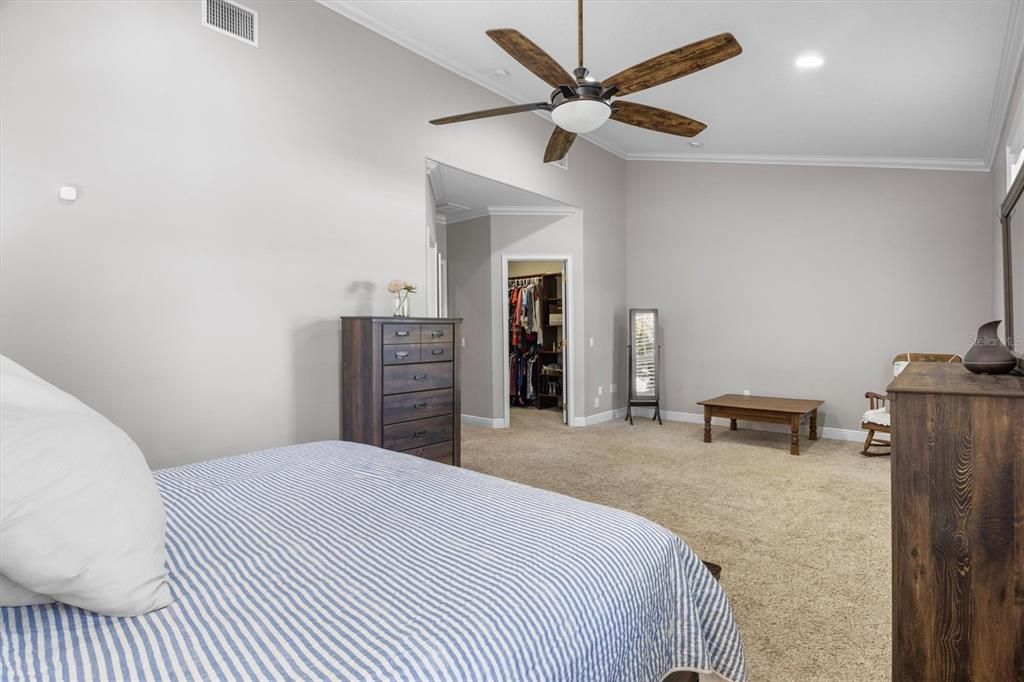 For Sale: $630,000 (5 beds, 2 baths, 2806 Square Feet)
