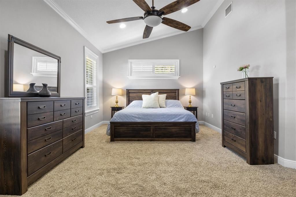 For Sale: $630,000 (5 beds, 2 baths, 2806 Square Feet)