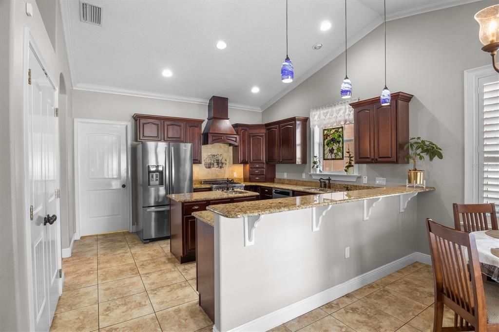 For Sale: $630,000 (5 beds, 2 baths, 2806 Square Feet)