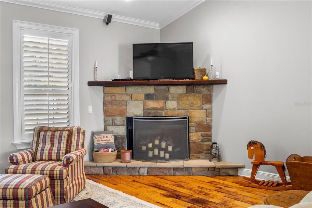For Sale: $630,000 (5 beds, 2 baths, 2806 Square Feet)