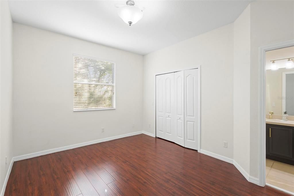 В аренду: $1,750 (2 спален, 2 ванн, 1071 Квадратных фут)