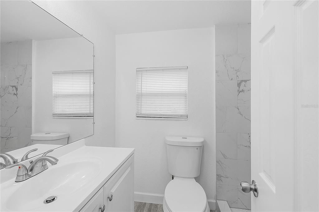 For Sale: $180,000 (2 beds, 1 baths, 684 Square Feet)