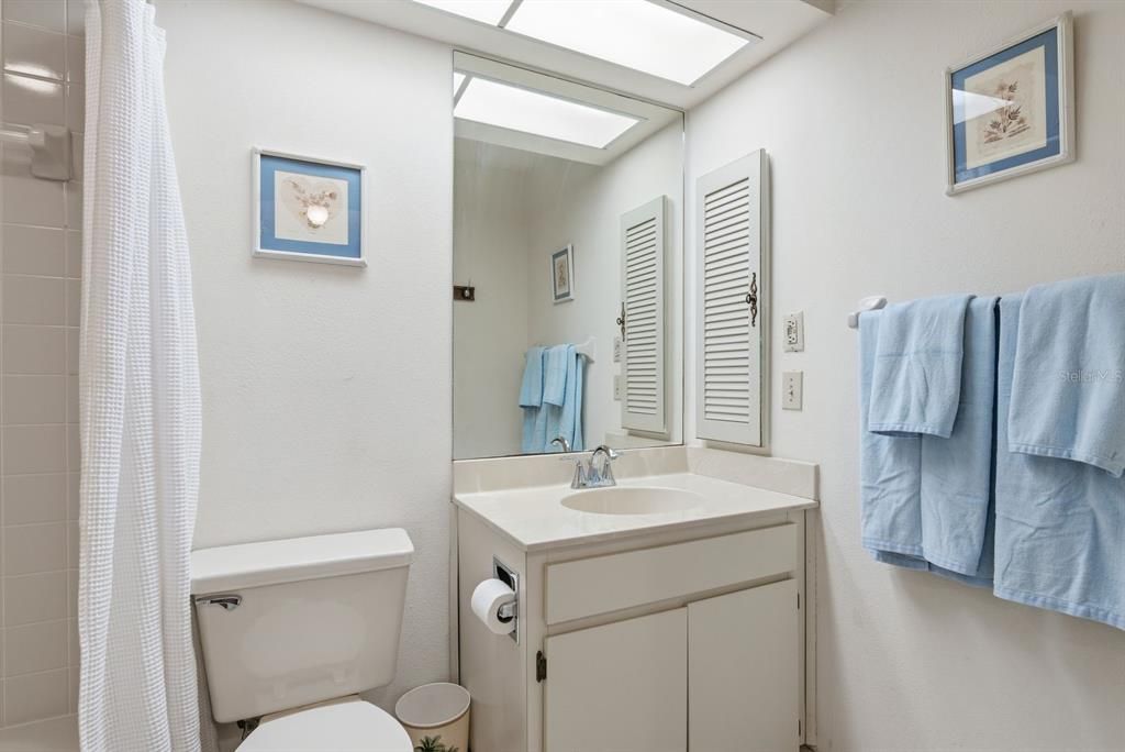 For Sale: $175,000 (2 beds, 1 baths, 1023 Square Feet)