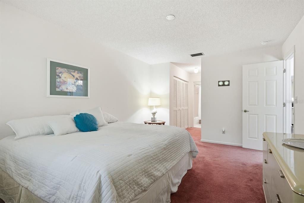 For Sale: $175,000 (2 beds, 1 baths, 1023 Square Feet)