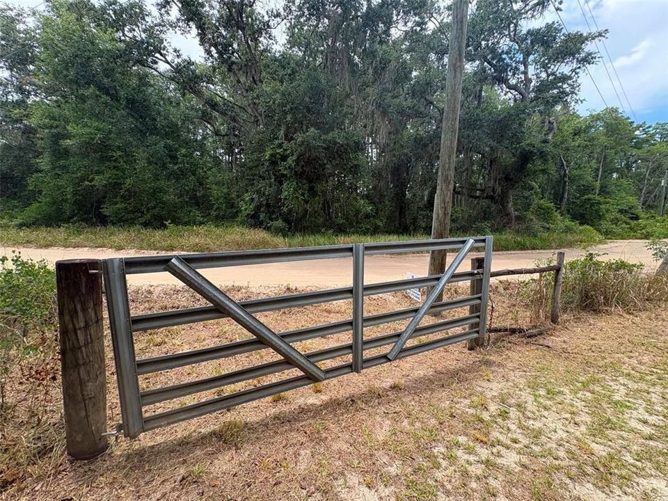 待售: $275,000 (10.00 acres)