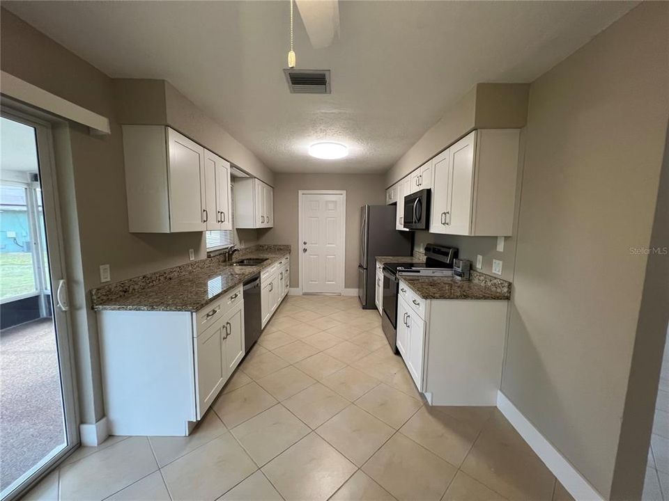 В аренду: $1,600 (2 спален, 2 ванн, 1052 Квадратных фут)