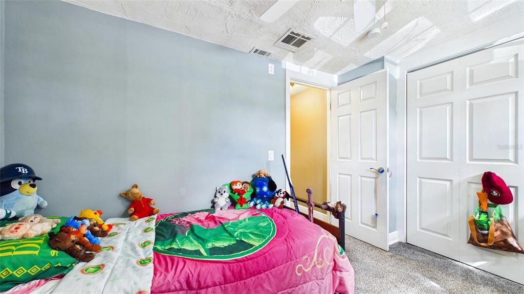 En Venta: $429,000 (3 camas, 2 baños, 1900 Pies cuadrados)