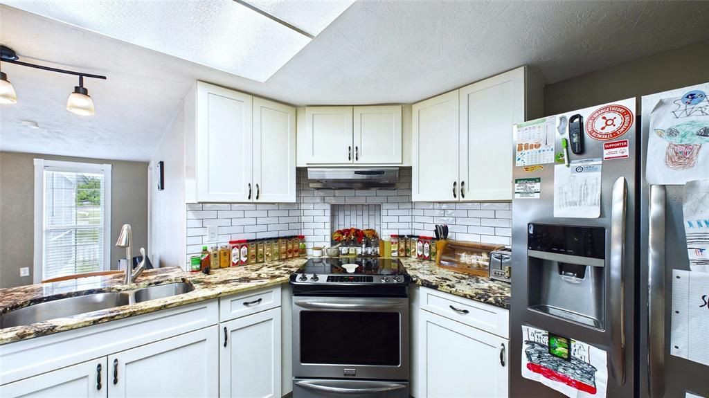 En Venta: $429,000 (3 camas, 2 baños, 1900 Pies cuadrados)