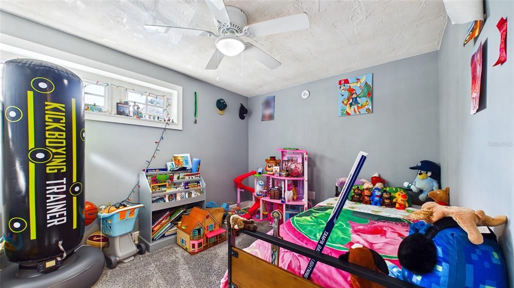 En Venta: $429,000 (3 camas, 2 baños, 1900 Pies cuadrados)
