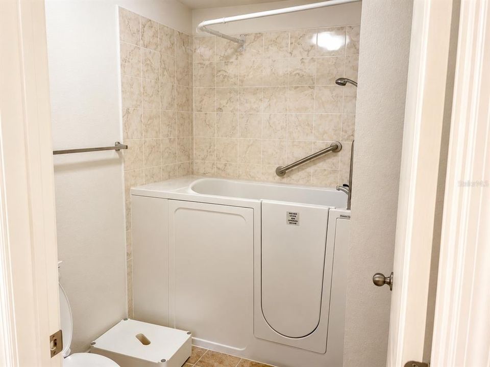 На продажу: $269,900 (3 спален, 2 ванн, 1619 Квадратных фут)