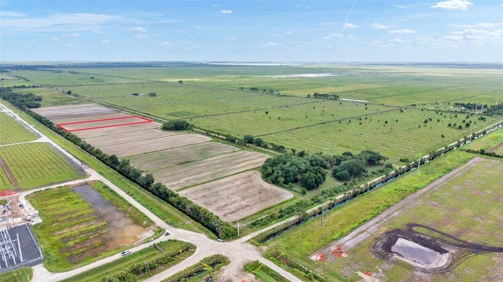 En Venta: $5,000,000 (75.64 acres)