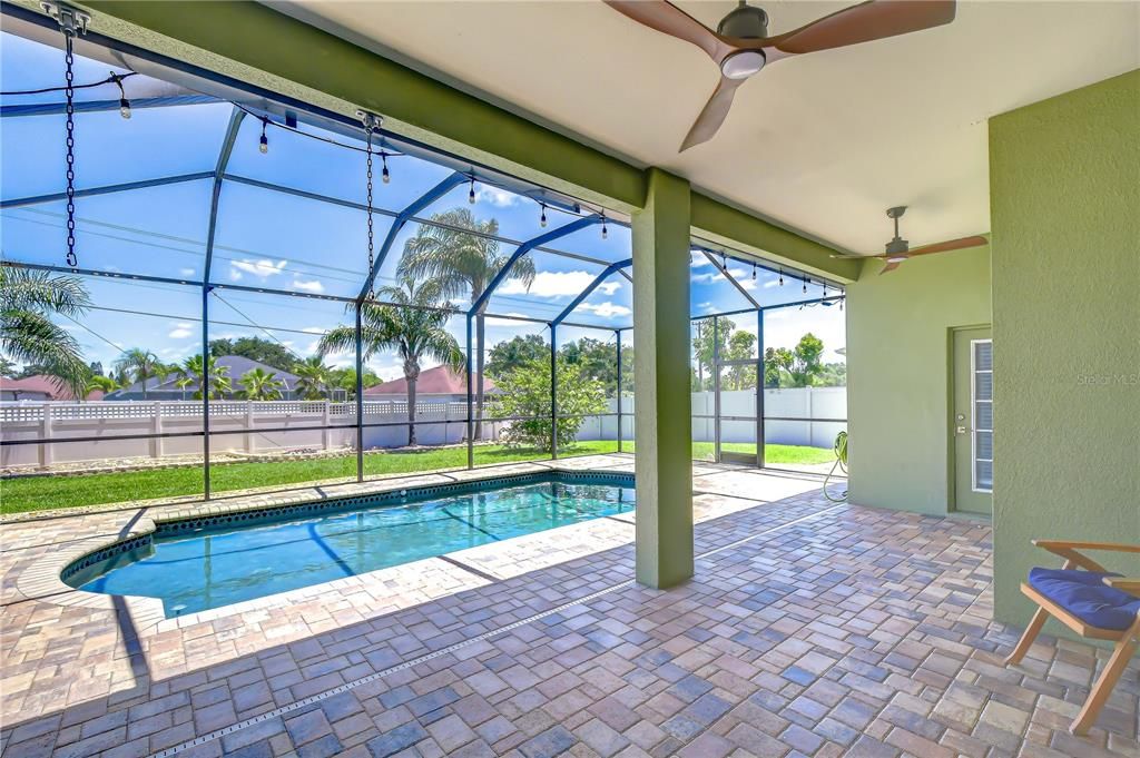 For Sale: $475,000 (3 beds, 2 baths, 1899 Square Feet)