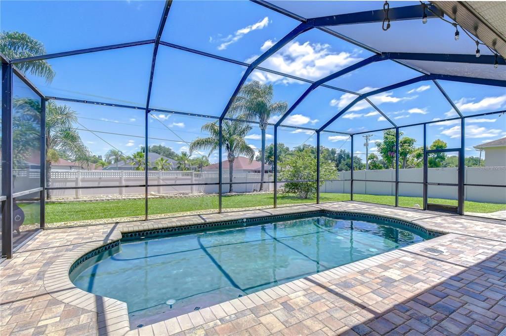 For Sale: $475,000 (3 beds, 2 baths, 1899 Square Feet)