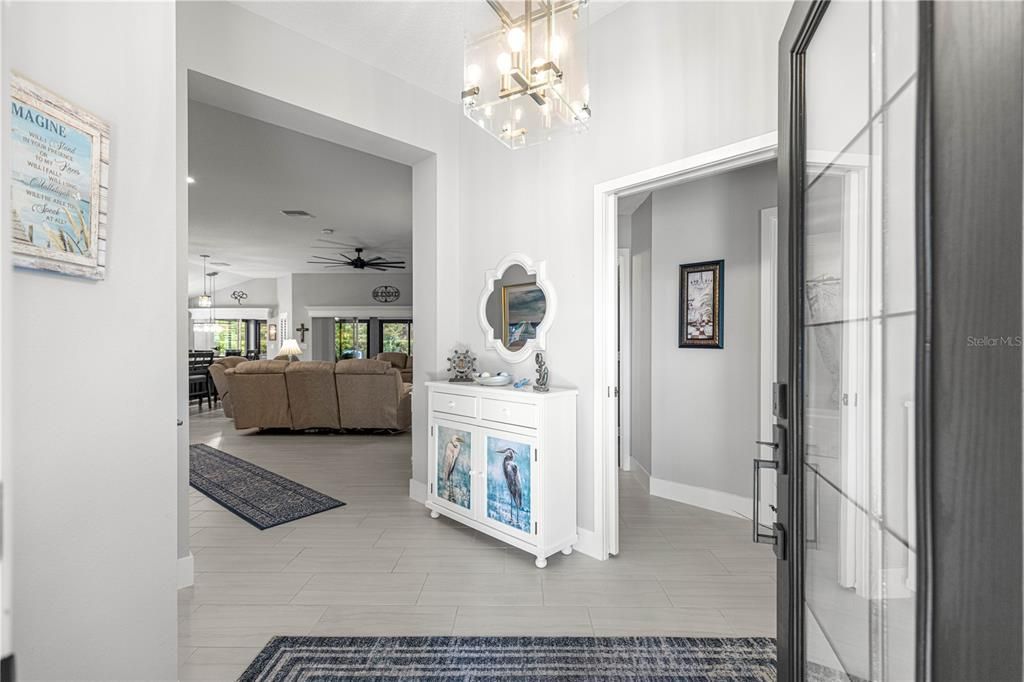 For Sale: $850,000 (3 beds, 2 baths, 1914 Square Feet)