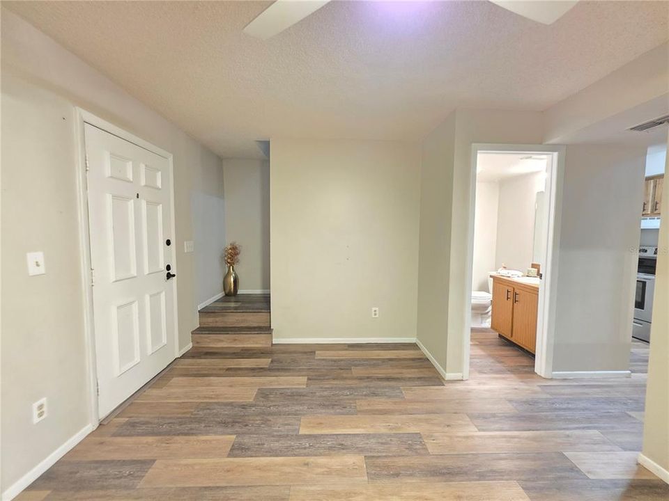 For Sale: $149,000 (2 beds, 1 baths, 853 Square Feet)