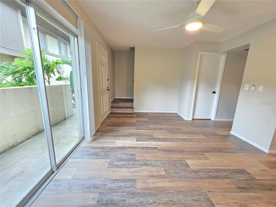 For Sale: $149,000 (2 beds, 1 baths, 853 Square Feet)