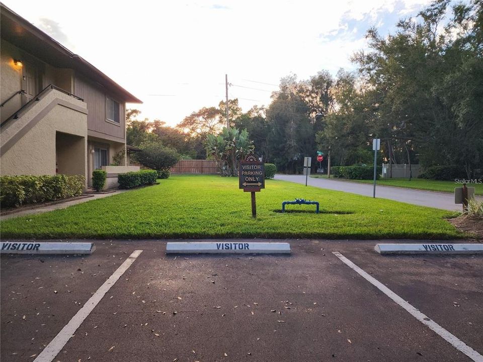 For Sale: $149,000 (2 beds, 1 baths, 853 Square Feet)