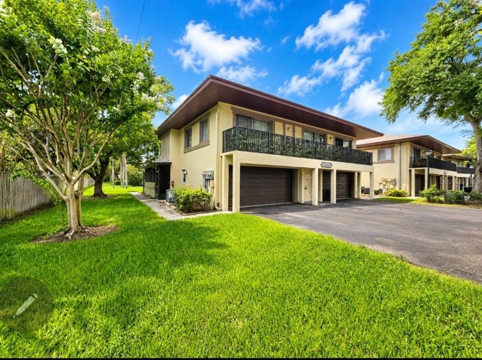 For Sale: $149,000 (2 beds, 1 baths, 853 Square Feet)