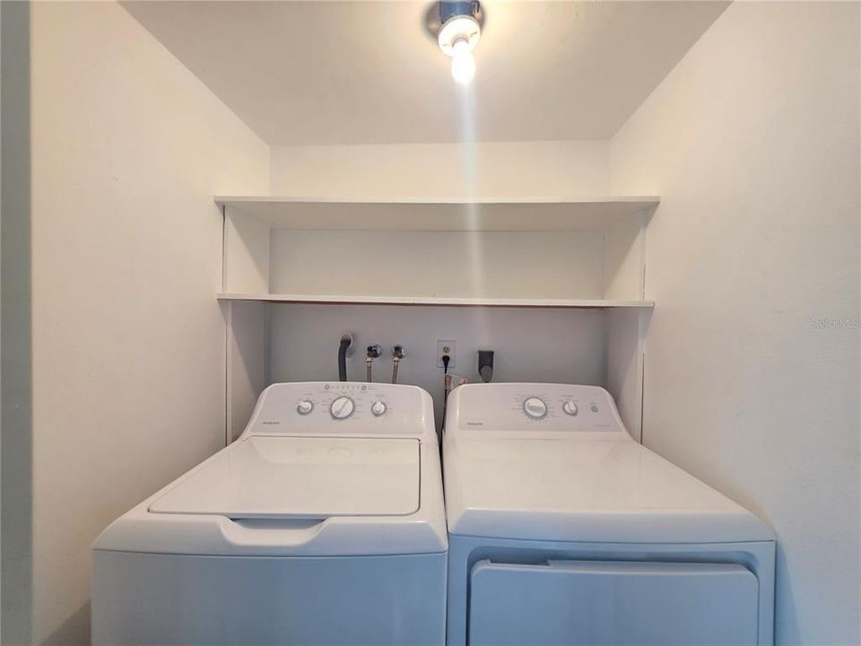 For Sale: $149,000 (2 beds, 1 baths, 853 Square Feet)